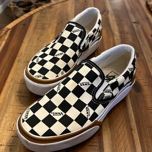 Vans, checkered platform
